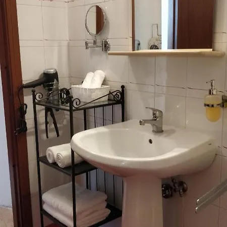 בית נופש La Colonna (Adults Only) מונטריג'יוני